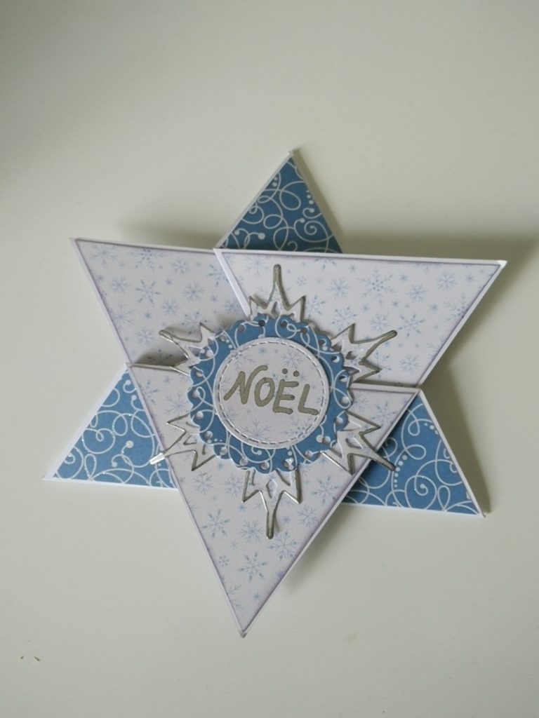 carte de noël forme étoile bleue et blanche